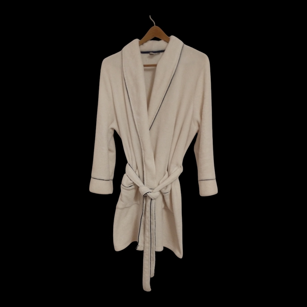 Liz Claiborne Cream Shawl Collar Robe with Contrast Piping